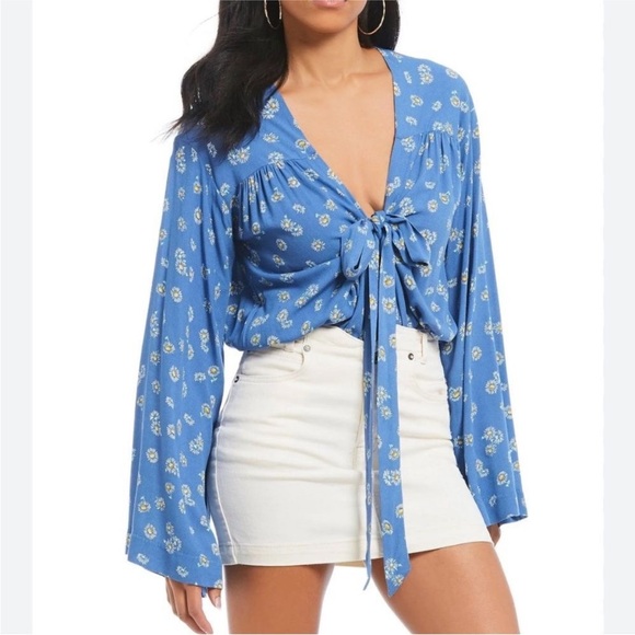 FREE People Forties Feels Bodysuit Blue Daisy Floral Bell Sleeve Black Lace L - Picture 3 of 12